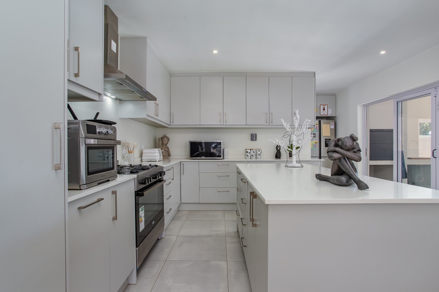 3 Bedroom Property for Sale in Mountain Crest Private Estate Western Cape